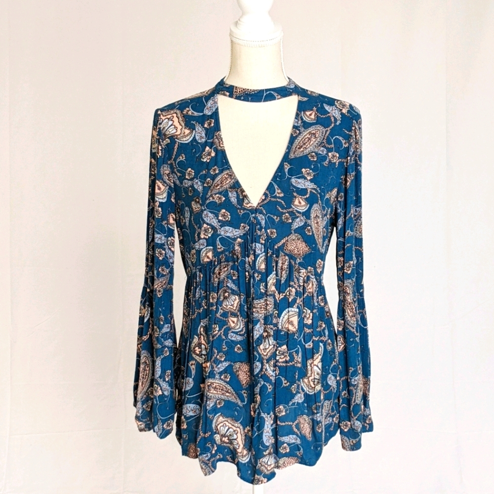 a.n.a Chocker Accent Paisley Flowy Blouse. S